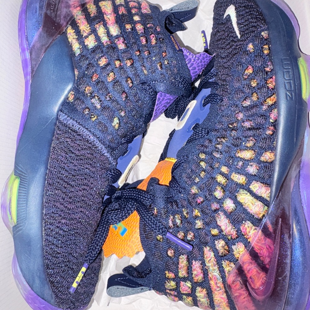 LEBRON XVII AS (GS)